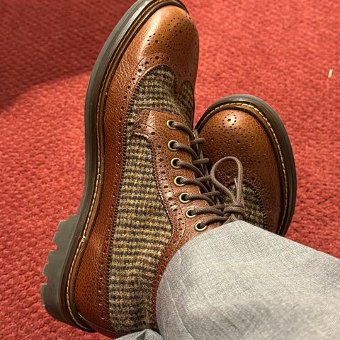 TAFT Boston Boot in Full Grain Leather & Harris Tweed