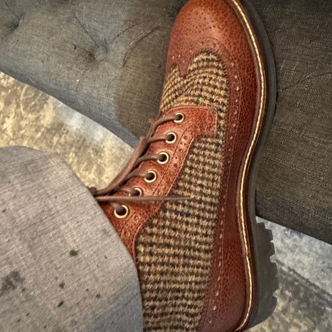 TAFT Boston Boot in Full Grain Leather & Harris Tweed