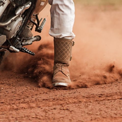 Fortis Dust Rider in Wickett & Craig Russet Skirting