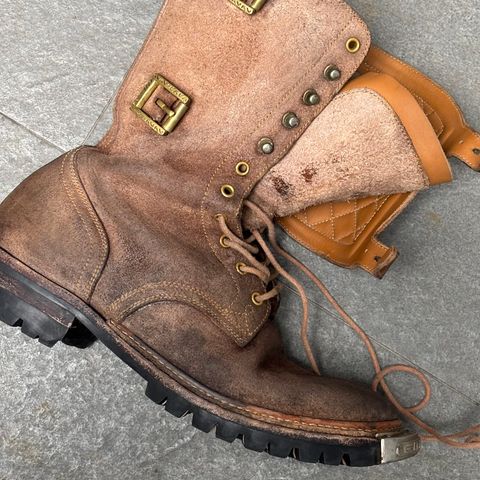 Fortis Dust Rider in Wickett & Craig Russet Skirting