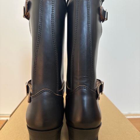 Attractions BILTBUCK Lot 444 in Black Italian Horsebutt