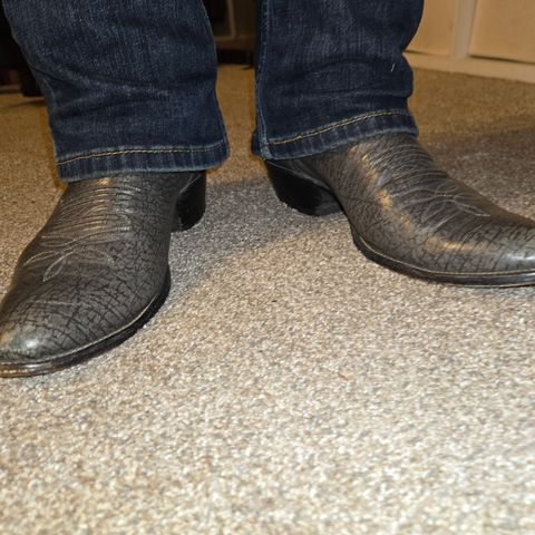 Justin 9044 in Cowhide