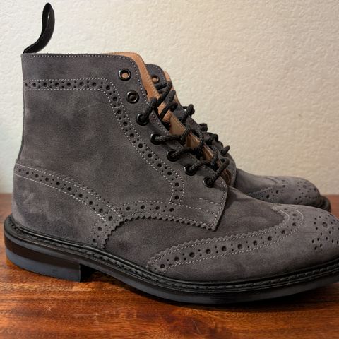 Tricker's Stow Lightweight in C.F. Stead Winter Smoke Repello Suede