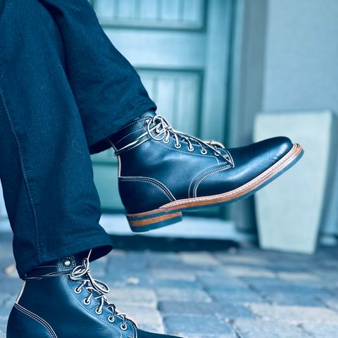 Truman Plain Toe Boot in Black Teacore
