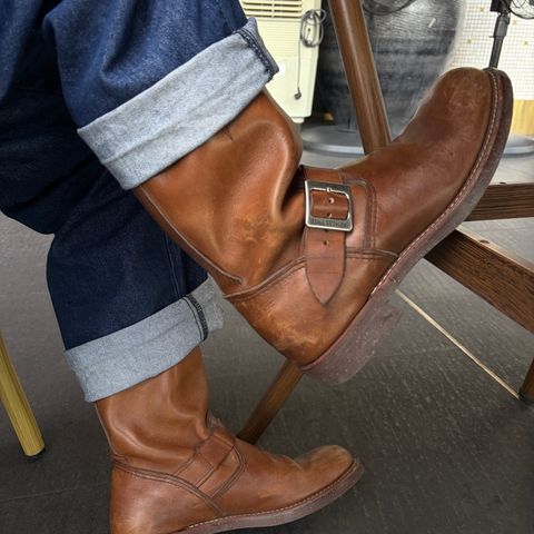 Red Wing Engineer in S.B. Foot Amber Harness
