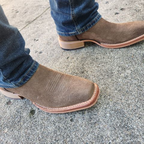 Justin Fergus in Chocolate Brown Roughout