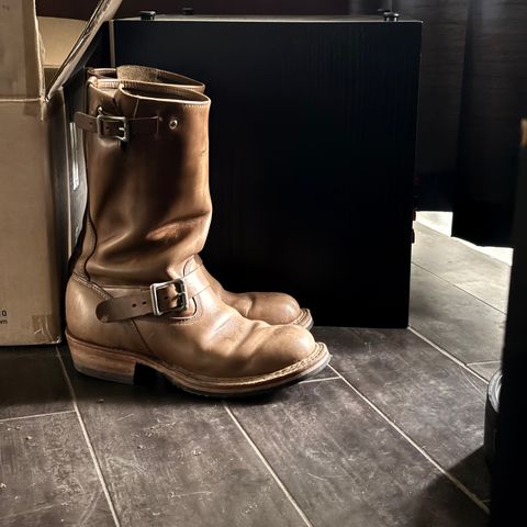 White's Nomad Engineer Boots in Horween Natural Chromexcel