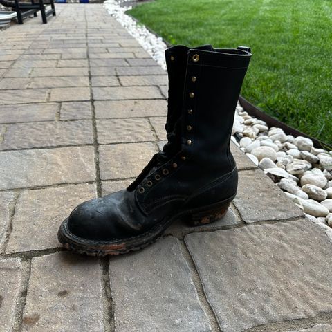 View photo of White's Smokejumper in Black Grainout