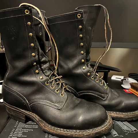 View photo of White's Smokejumper in Black Grainout