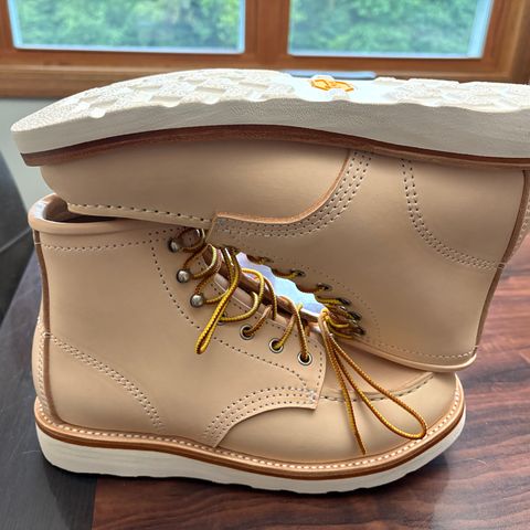 KIND TENDER Moctoe Boots in Italian Veg-Tanned Leather