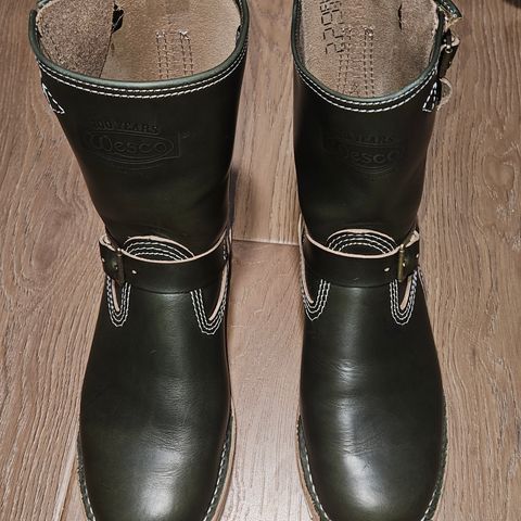 Wesco The Shop Short Stack Olive Boss Engineer Boot in Forest Chromexcel
