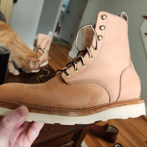 View photo of Unmarked DB Hunter in Oiled Veg Tan