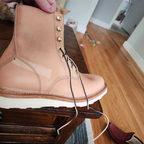 View photo of Unmarked DB Hunter in Oiled Veg Tan