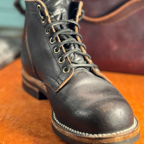Viberg Service Boot in Horween Black Waxed Flesh