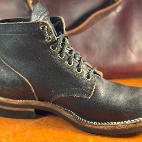 Viberg Service Boot in Horween Black Waxed Flesh