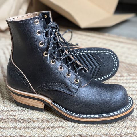 Nicks Prospector in Horween Black Waxed Flesh