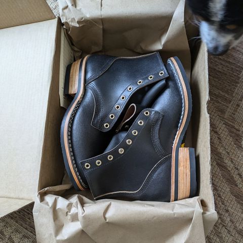 Nicks Prospector in Horween Black Waxed Flesh
