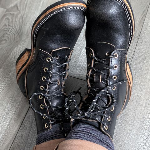 Nicks Prospector in Horween Black Waxed Flesh