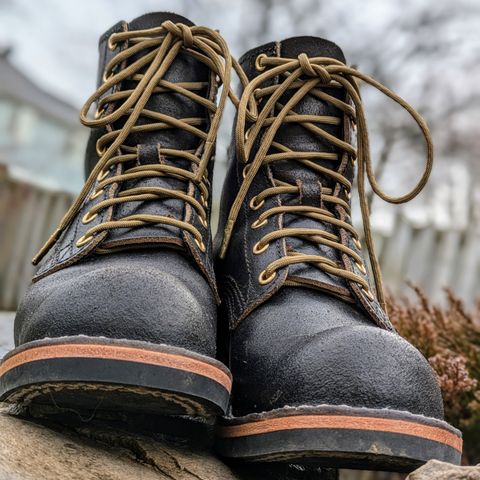 Nicks Prospector in Horween Black Waxed Flesh