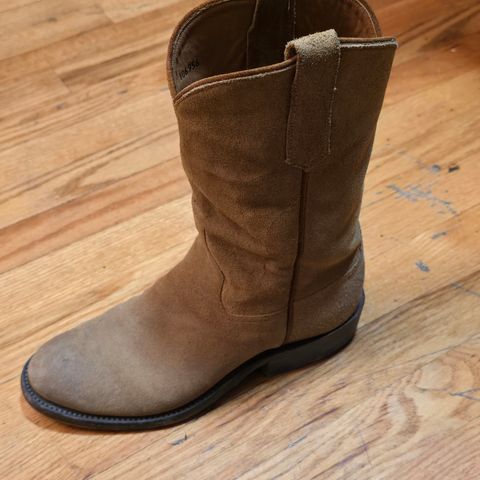 Rios of Mercedes Roper in Rios Of Mercedes / Saharah Suede