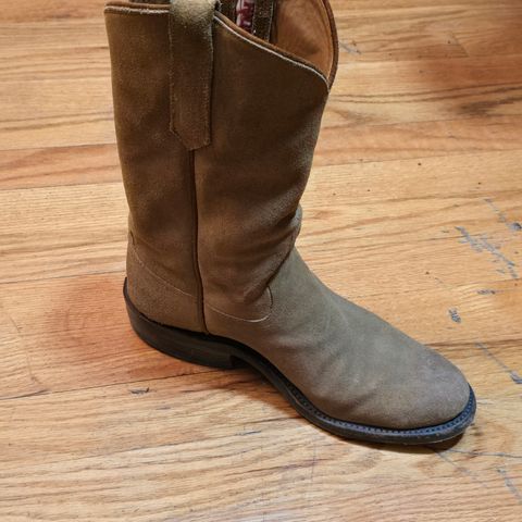 Rios of Mercedes Roper in Rios Of Mercedes / Saharah Suede