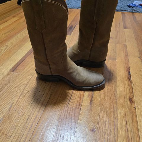 Rios of Mercedes Roper in Rios Of Mercedes / Saharah Suede