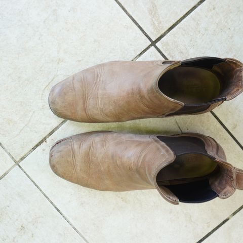 Adelante Mendoza in Desert Full Grain
