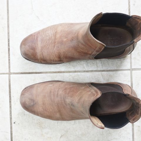Adelante Mendoza in Desert Full Grain