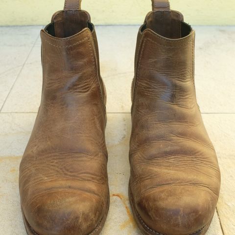 Adelante Mendoza in Desert Full Grain