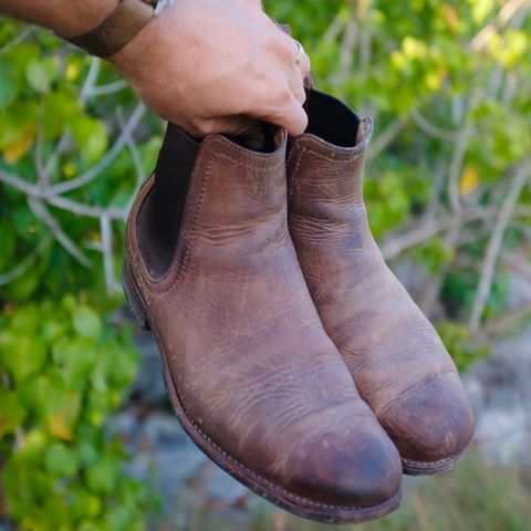 Adelante Mendoza in Desert Full Grain