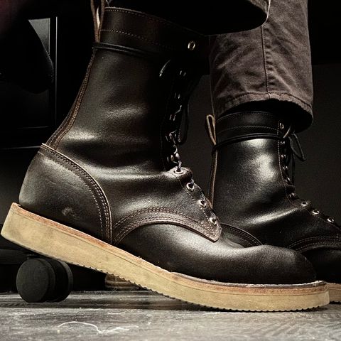 Nicks Traveler in Horween Dark Brown Waxed Flesh