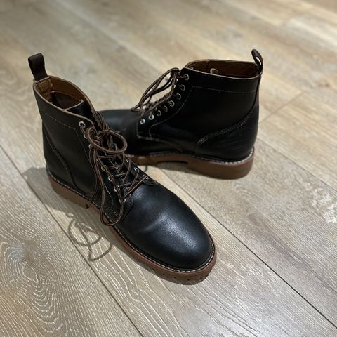 Thursday Hero in Cacao Waxed Flesh