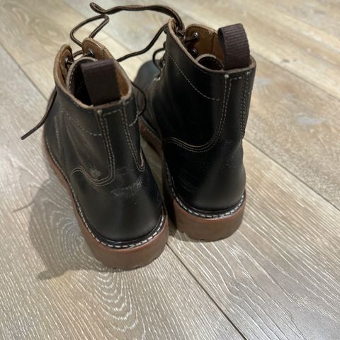Thursday Hero in Cacao Waxed Flesh