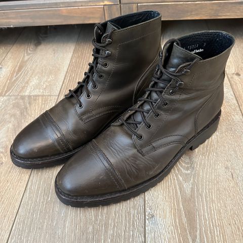 Thursday Captain in Dark Olive Matte