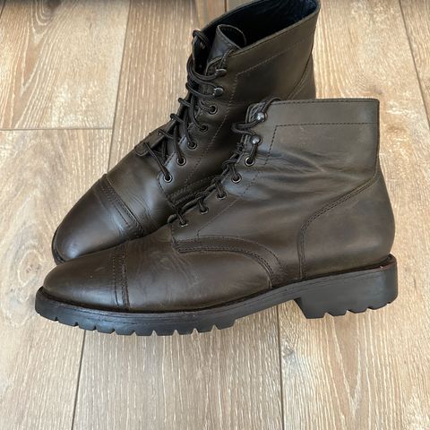 Thursday Captain in Dark Olive Matte