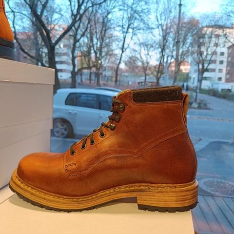 Dundas Footwear Gunnerside in Badalassi Carlo Waxy Tan Cognac