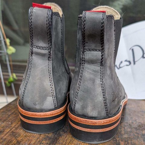 Dayton Boots Wholecut Chelsea in Charcoal Nubuck