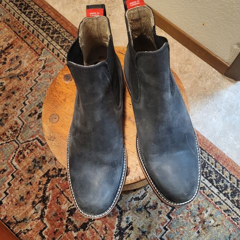 Dayton Boots Wholecut Chelsea in Charcoal Nubuck