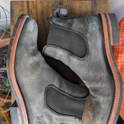 Dayton Boots Wholecut Chelsea in Charcoal Nubuck