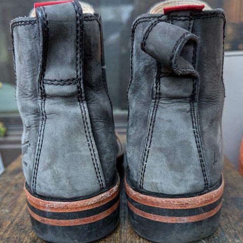 Dayton Boots Wholecut Chelsea in Charcoal Nubuck