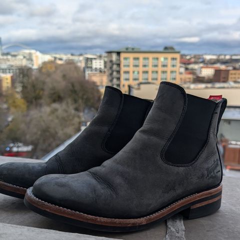 Dayton Boots Wholecut Chelsea in Charcoal Nubuck