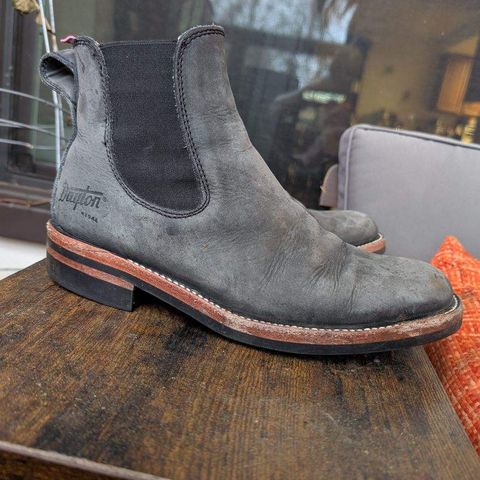 Dayton Boots Wholecut Chelsea in Charcoal Nubuck
