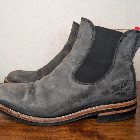 Dayton Boots Wholecut Chelsea in Charcoal Nubuck