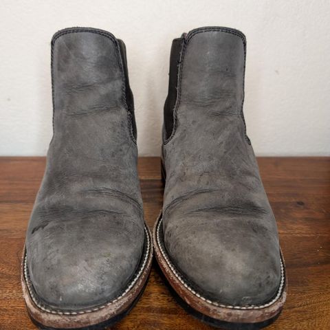Dayton Boots Wholecut Chelsea in Charcoal Nubuck