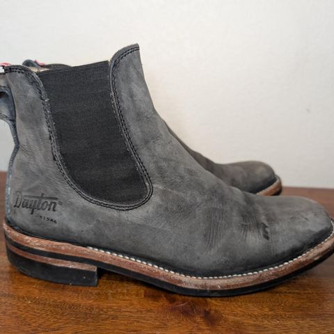 Dayton Boots Wholecut Chelsea in Charcoal Nubuck