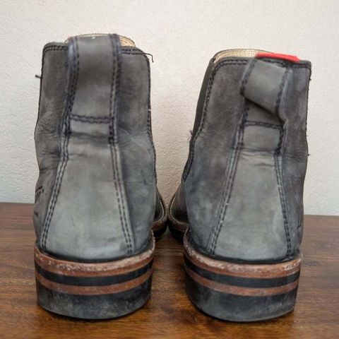 Dayton Boots Wholecut Chelsea in Charcoal Nubuck