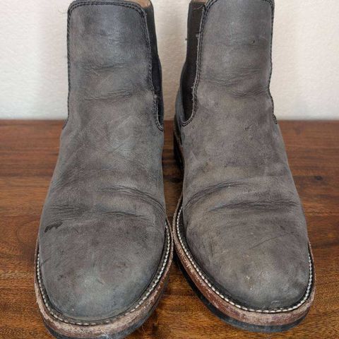 Dayton Boots Wholecut Chelsea in Charcoal Nubuck