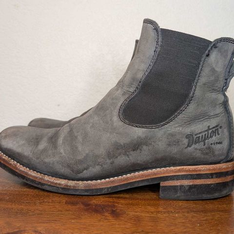 Dayton Boots Wholecut Chelsea in Charcoal Nubuck