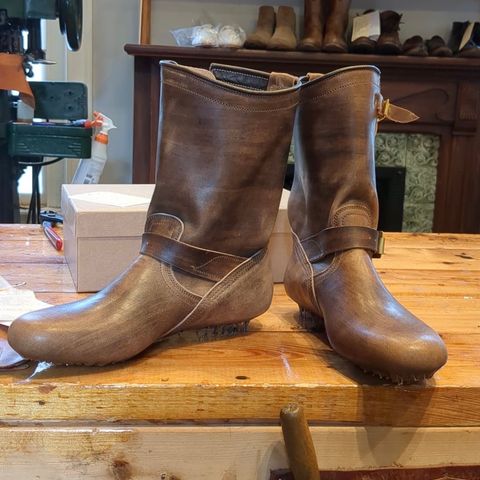 Unsung U 22-2 Engineer Boot in Horween Chelsea Horsefront