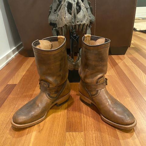 Unsung U 22-2 Engineer Boot in Horween Chelsea Horsefront